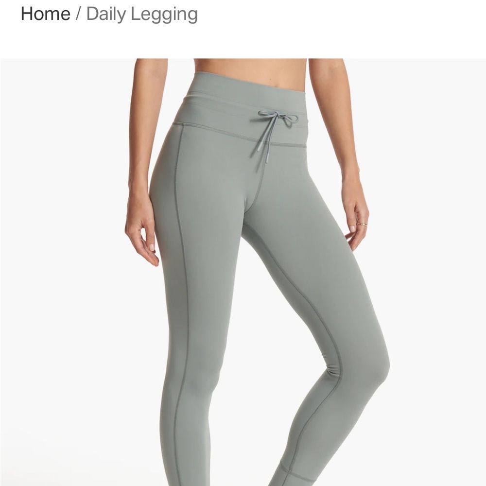 Vuori daily leggings size M